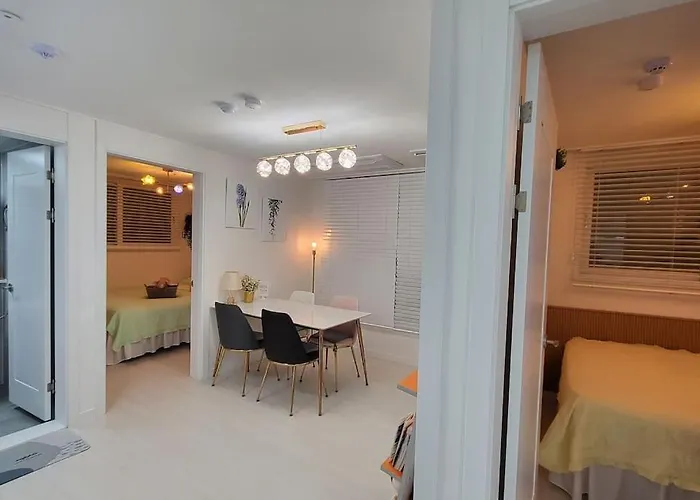 Apartment Station Joey N Ray House *