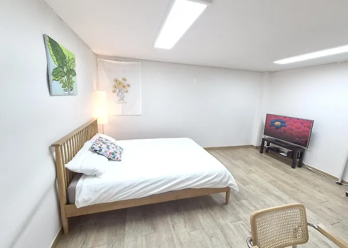 Apartment Station Joey N Ray House Seoul